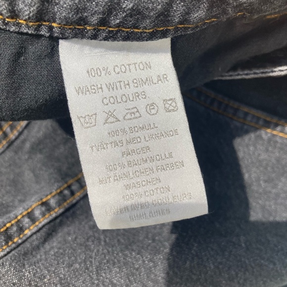 Black Skirt - Picture 8 of 9